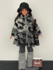 Barbie bambola con espositore