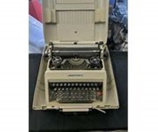 OLIVETTI STUDIO 45 TYPEWRITER