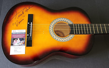 CHITARRA ACUSTICA FIRMATA FRANKIE AVALON CON ATTORE CANTANTE VENERE TEEN IDOL GREASE JSA