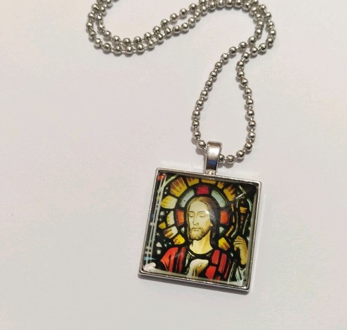 Collana con cabochon quadrato