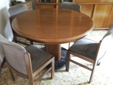 Mobili soggiorno in legno massello (tavolo + sedie + armadio)