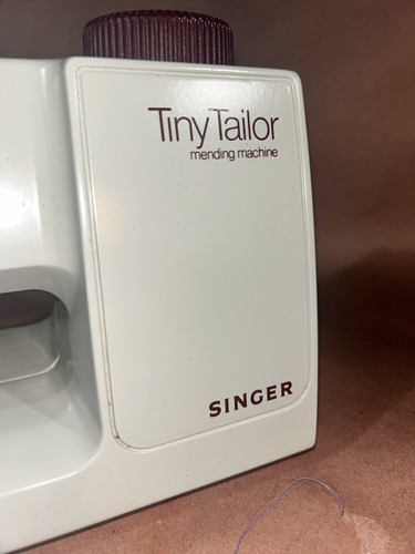 Riparatrice singer tiny - singer, tailor