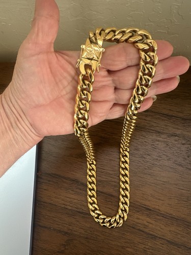 Collana con catena cubana