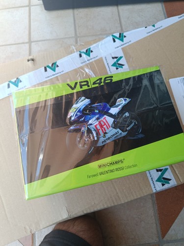 Minichamps yamaha yzr m1 - minichamps, yzr-m1