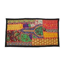 Arazzo patchwork ricamato