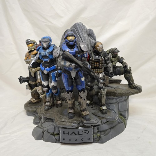 Statua halo reach legendary - halo,