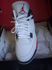 Air Jordan 4 retrò