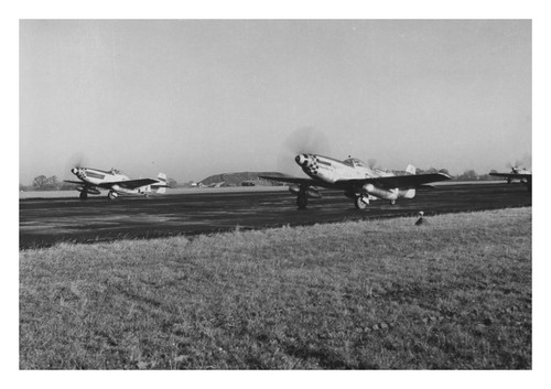 North american p51s taxi - p51s, giù