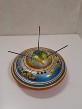 vecchio giocattolo in latta