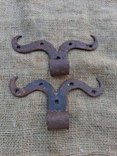 COPPIA DI CERNIERE A BAFFO IN FERRO BATTUTO ANTICHE VEDI FOTO 