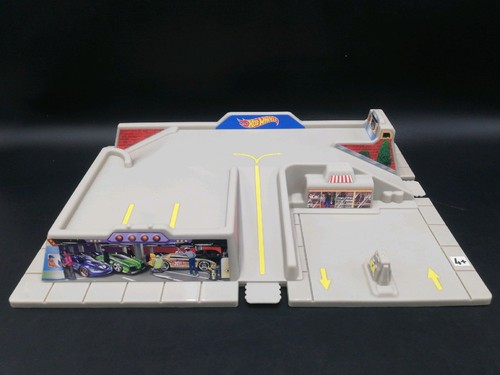 Hot wheels diorama plastic - hot,