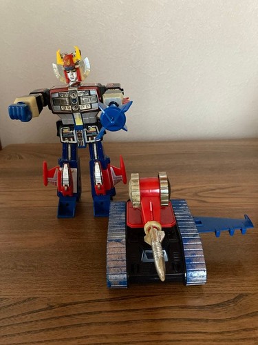 Trider invincible robot - invincible,
