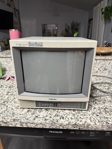 Sony trinitron pvm 1343md - trinitron, pvm-1343md