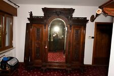 ARMADIO IN NOCE, SCOLPITO E INTAGLIATO , SELLERIO GIUSEPPE MILANO EPOCA 800