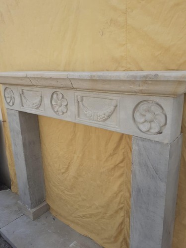 Cornice per camino artigianale