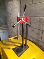 Tappatrice manuale per bottiglie 