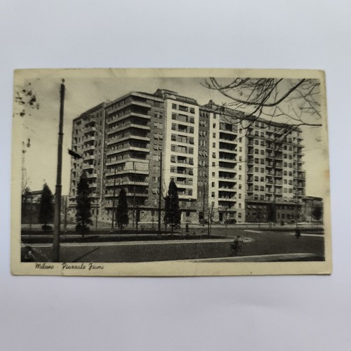 Milano piazzale fiume - milano,