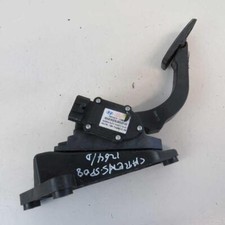 Accelerator pedal 82613-UN000 for KIA CARENS UN MK2 2006-2013 used (67475)