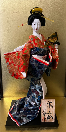 Bambola giapponese kimono