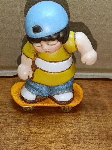 Bimbo thun con - con, skateboard