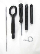 8K0805615 KIT UTENSILI DI BORDO AUDI A1 1.6 D 66KW AUT 5P (2013) RICAMBIO USATO