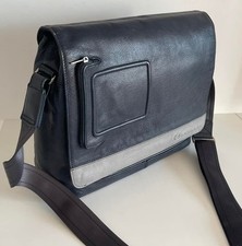 Classica lussuosa messenger  borsa in pelle  blu e grigia  Piquadro con tracolla