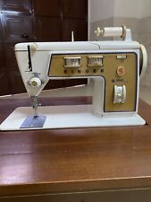 Macchina da cucire Singer s700 a braccio libero, incorporata nel tavolo in legno