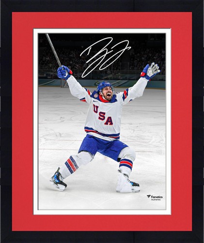 Framed dylan larkin team - dylan,
