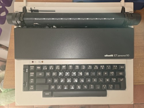 Macchina scrivere olivetti - da,