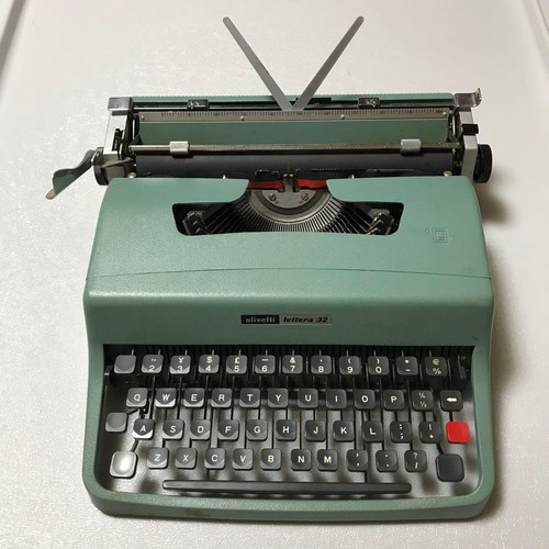 Olivetti lettera typewriter - 32,