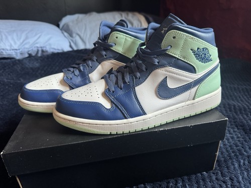 Nike air jordan mid - air,