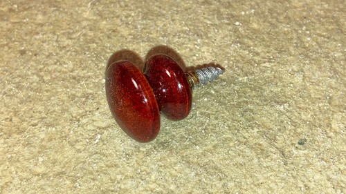 Piccolo pomello legno antico