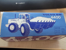 Pala gommata NZG 1:50 Volvo BM