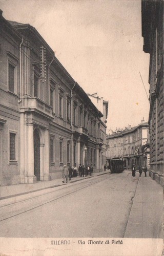 Milano via monte pietà - milano,