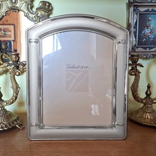 VALENTI & CO.  Cornice