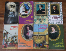ANNE PERRY - LOT DE 8 LIVRES -