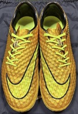 Solo scarpe con tacchetti da