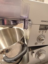 Robot kenwood cooking chef da 6, 7 litri di capacità, impasta e cucina.