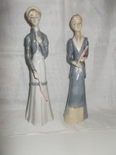 LOTTO 2 STATUINE DELIZIOSE DONNE CON OMBRELLINO CM 27 LADY SCULTURA STILE LLADRO