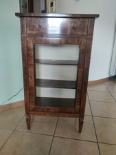 Mobili antichi e antiquariato-Vetrinetta antica