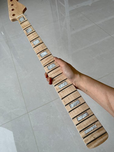 Collo chitarra basso jazz