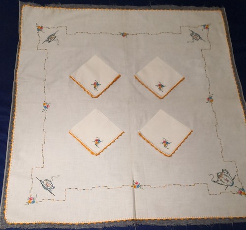 Vintage hand embroidered linen - vintage,