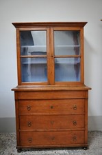 Vetrina in legno di pioppo in