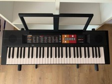 Tastiera Yamaha PSR-F51 con cavalletto
