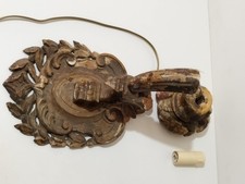 Antica applique in legno