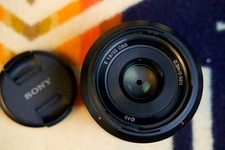 Sony SEL 35mm F/1.8 OSS Lens