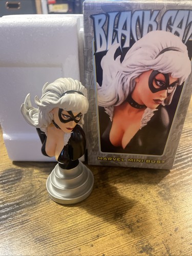 Black cat bust - cat, statue
