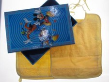SET REGALO DISNEY BAMBINO GIALLO IN SCATOLA: SCATOLA+SET ASILO DA RICAMARE