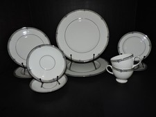 WEDGWOOD AMHERST PLATINUM TRIM
