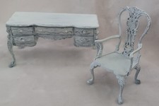 SCRIVANIA MOBILETTO 1:12 BESPAQ VERNICIATO BIANCO CON SEDIA STILE VITTORIANO SHABBY CHIC